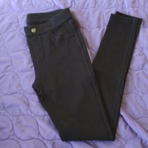 Simply Vera by Vera Wang black pull up pants small good condition